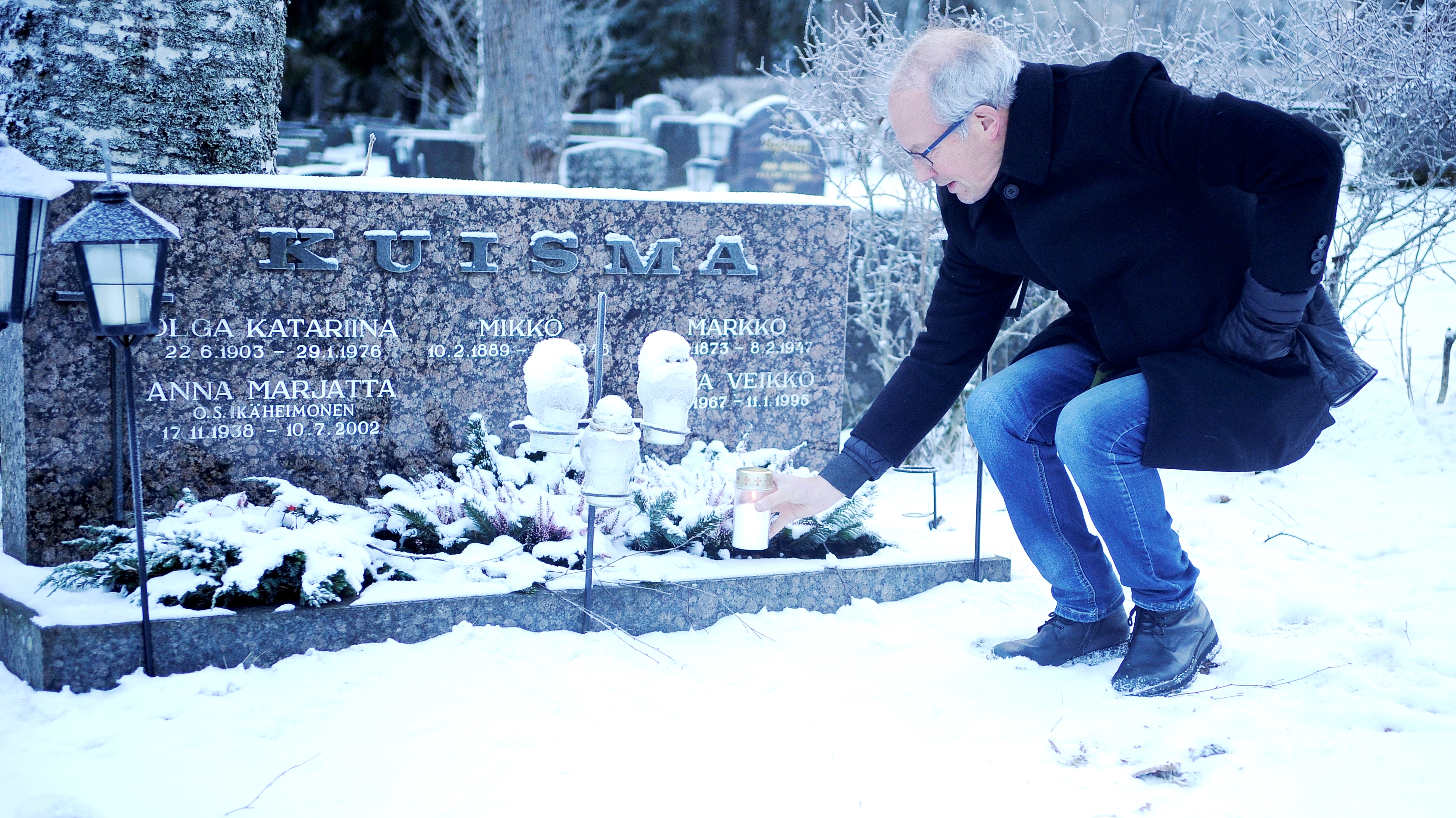 Mikan haudalla tammikuussa 2016